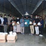 Berbagi di 10 Hari Terakhir Ramadhan, Lombok Astoria – Diskominfotik Bagikan Ratusan Paket Takjil