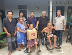 Rachmat Hidayat Sebar Kursi Roda untuk Penderita Lumpuh di Lombok Timur