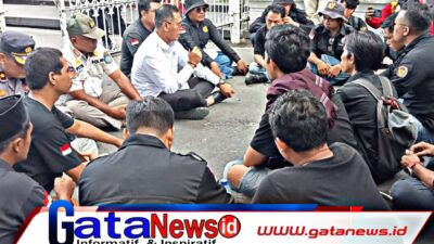 Demo di Pemprov NTB, Kasta Soroti Harga Beras Tinggi dan Audit OJK yang Bocor