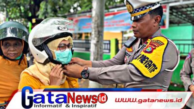 Tingkatkan Kesadaran Berlalulintas, Polres Lombok Utara Bagikan Helm dan Jaket