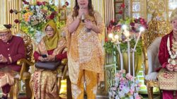 Fitriana/Pingky Mewakili Heri Amalindo, Hadiri Pernikahan Warga di Lemabang