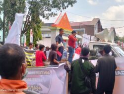 Ratusan Pendemo Desak Pemprov Sumsel Segera Pulihkan Akses Sungai Lalan