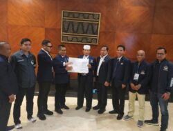 Muslim Ayub Serahkan SK B1 KWK Pasangan Suhaidi – Maliki Maju Pilkada Gayo Lues
