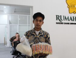 Rumah Amal Masjid Jamik USK Salurkan 120 Paket Sembako untuk Mahasiswa USK