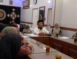 Hamdan Wakil Ketua 1 DPRK Aceh Tengah Terima Keluhan Nasabah BPRS Gayo