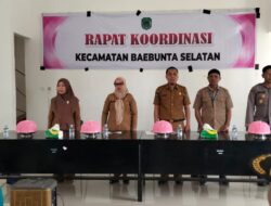 Isak tangis mewarnai pisah sambut PLT Camat Bansel