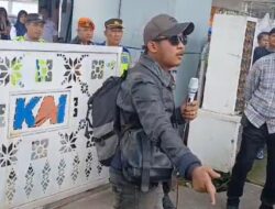 Ini Kata , Puluhan warga Kemang Agung, Kecamatan Kertapati