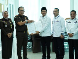 KAJARI SERAHKAN EKS KANTOR KEJARI KE PEMKO TEBING TINGGI, WALI KOTA : AKAN KITA JADIKAN PUJASERA ISLAMIC CENTER