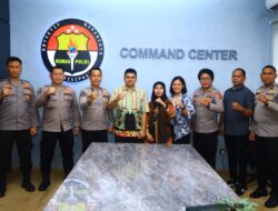 Bidhumas Polda Sumsel Terima Hibah Lensa Kamera Tele dari Divisi Humas Polri