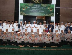 Kapolda Sumsel Irjen Pol Andi Rian R Djajadi,SIK,MH Gubernur Sumsel, Herman Deru  bersama Forkompinda menghadiri Pengajian Safari Ramadhan 1446 Hijriah di Masjid Assa’adah  Mapolda Sumsel
