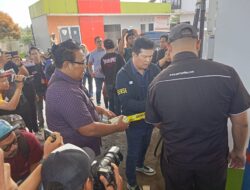 Gunakan Barcode MyPertamina Isi Solar Subsidi Berulang, Dua Sopir Box Ditangkap Ditreskrimsus Polda Sumsel