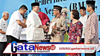 Percepat Pendaftaran Tanah di Sumut, Menteri Nusron Serahkan 875 Sertipikat Tanah