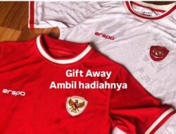 Tebak Skor Indonesia Vs China Sahabat Bardan Sahidi bagi bagi Jersey Timnasional.