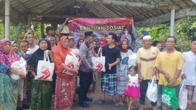 Warga Kekait Daye Dapat Kejutan Manis dari Polsek Gunungsari Jelang Hari Bhayangkara Ke-79