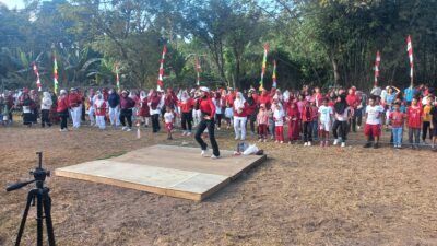 Warga Griya Menang Asri Meriahkan Puncak HUT RI ke-80 dengan Jalan Sehat dan Senam Bersama