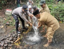 Kapolsek Lingsar Dampingi Camat Resmikan Jembatan Tuntungan Prabe