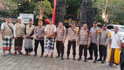 Kapolsek Gunungsari Pimpin Pengamanan Pujawali di Pura Gunung Agung