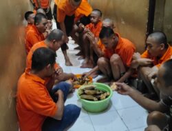 Polres Luwu Utara Tunjukkan Sisi Humanis, Berikan Makanan kepada Para Tahanan di Hari Kemerdekaan