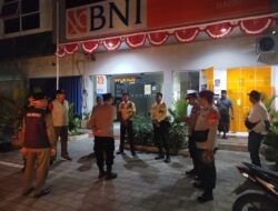 Tim Gabungan Polsek Narmada Gelar Patroli Malam Jaga Situasi Tetap Kondusif