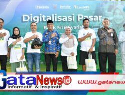 Dorong Ekonomi Digital NTB, Bank NTB Syariah Luncurkan QRIS di Pasar Dasan Agung