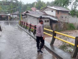 Sisir Titik Rawan Bencana, Polsek Narmada Imbau Warga Tetap Waspada