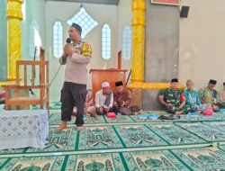 Sambang Desa, Polsek Narmada Dekatkan Diri Lewat Peringatan Maulid Nabi di Tanak Beak