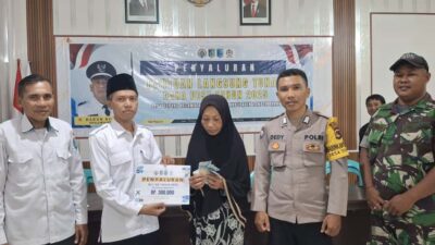 Polsek Gunungsari Kawal Penyaluran BLT DD di Desa Dopang