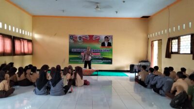 Polsek Narmada Tanamkan Disiplin dan Karakter Siswa SMA