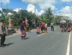 Sinergi Polsek Narmada Amankan Pemakaman Warga