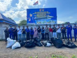 Polairud Polda NTB dan Masyarakat  Lestarikan Pantai Sigi Melalui Gotong Royong