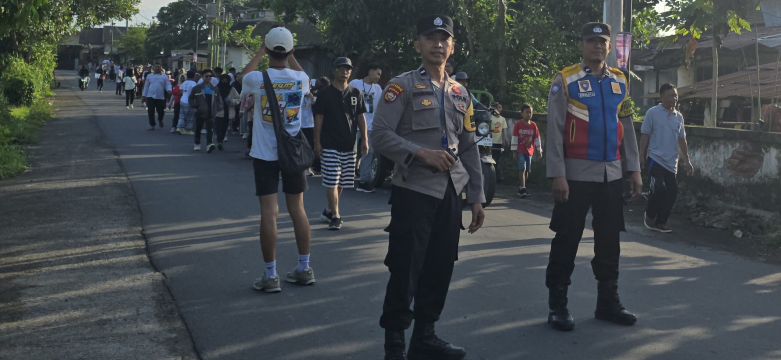 Jalan sehat remaja Karang Sidemen
