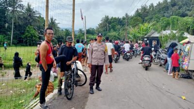 Polsek Gunungsari Kawal Turnamen Mini Soccer