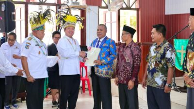 Menteri Nusron Serahkan Sertipikat di Papua: Era Presiden Prabowo Semua Tempat Ibadah Harus Disertipikatkan