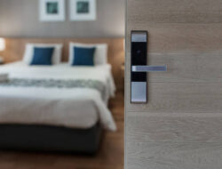 Skandal Malam Bimtek: Oknum Kades di Lombok Utara Terciduk Sekamar dengan Perempuan di Hotel