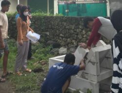 Mahasiswa KKN UNRAM Bangun Rocket Stove Dukung Zero Waste di Desa Tanjung
