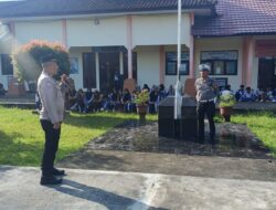 Pagi Edukatif di SMKN 1 Narmada, Polisi Ingatkan Helm dan Usia Berkendara