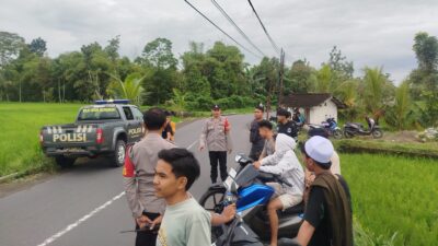 Antisipasi 3C dan Balap Liar, Personel Polsek Narmada Siaga Saat Ngabuburit