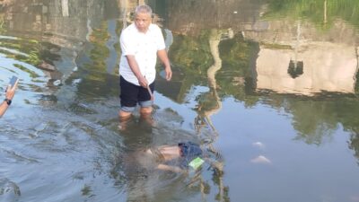 Polsek Narmada Lakukan Olah TKP Penemuan Mayat di Sungai