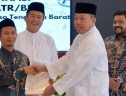 Peran Aktif Kakanwil BPN NTB Dampingi Menteri Nusron Serahkan Ratusan Sertipikat di NTB