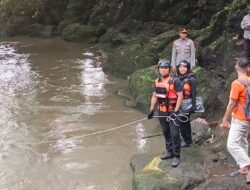 Seorang Anak GMA Kuripan Hanyut di Sungai