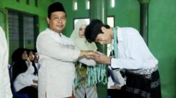 Gelar Tasyakur Penamatan, MTs Pathul Muin NW Montong Tangi Wisuda 29 Santri Dibanjiri Air Mata