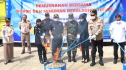 Kapolda Sulsel Hadiri Pemusnahan Rokok dan Minuman Beralkohol Ilegal oleh Kanwil DJBC Sulbagsel
