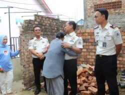 Kepala Kanwil Ditjenpas Sumsel Erwedi Supriyatno Bersama UPT Pemasyarakatan Kota Palembang Tinjau Progres Bedah Rumah