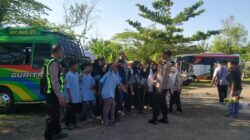 Libur Akhir Pekan Ramai Pengunjung, Polisi Siaga di Kawasan Wisata Suranadi