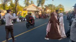 Polisi Jaga Kenyamanan Ribuan Jamaah saat Shalat Idul Adha di Narmada