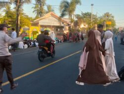 Polisi Jaga Kenyamanan Ribuan Jamaah saat Shalat Idul Adha di Narmada