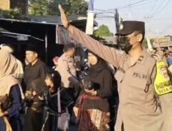 Polisi Kawal Penyisihan Group KTSB Cup dan Pawai Budaya di Gunungsari