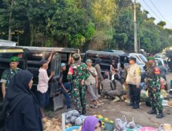 Polisi Kawal Penertiban Lapak Liar di Pasar Gunungsari