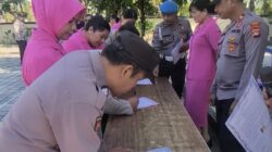 Tegaskan Komitmen Anti Narkoba, Personel Polsek Gunungsari Teken Pakta Integritas