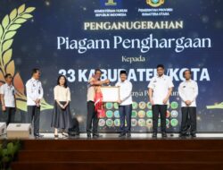 WUJUDKAN KEMUDAHAN AKSES PELAYANAN HUKUM BAGI MASYARAKAT, WALI KOTA TEBING TINGGI TERIMA PENGHARGAAN DARI KEMENTERIAN HUKUM RI